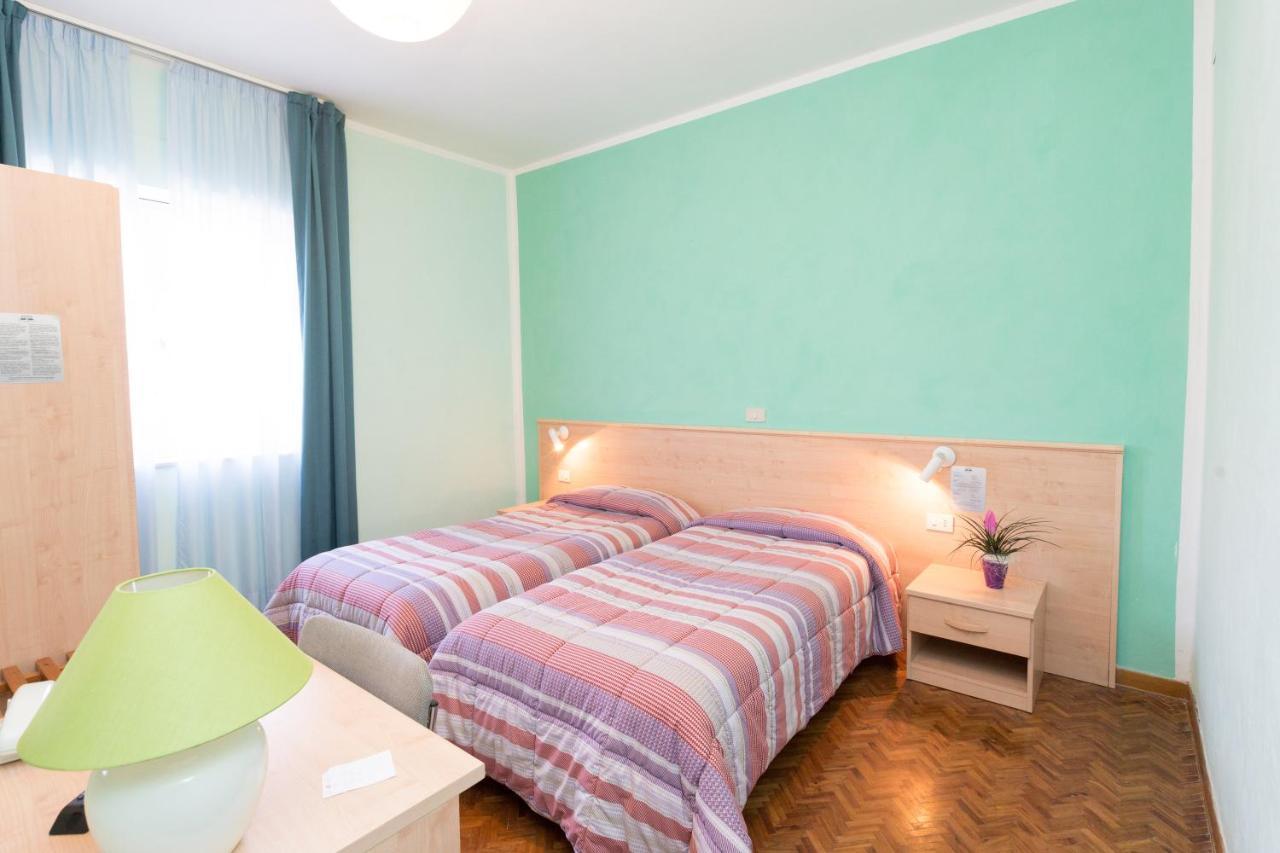 Hotel Gambrinus อับบาเดียซานซัลวาตอเร ภายนอก รูปภาพ