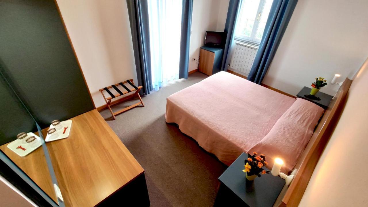 Hotel Gambrinus อับบาเดียซานซัลวาตอเร ภายนอก รูปภาพ