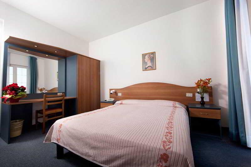 Hotel Gambrinus อับบาเดียซานซัลวาตอเร ภายนอก รูปภาพ